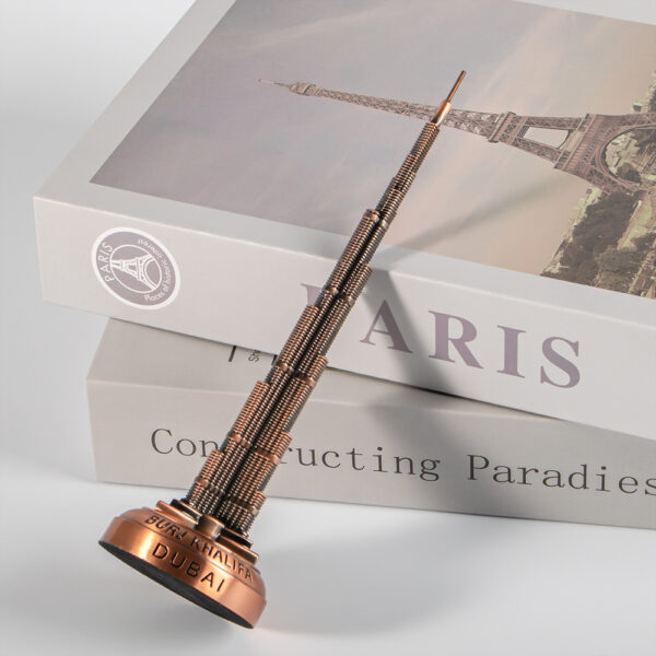 Custom Dubai Souvenir Bronze Burj Khalifa Statue Metal Model London City Tour Famous Architecture Crafted Gift-3