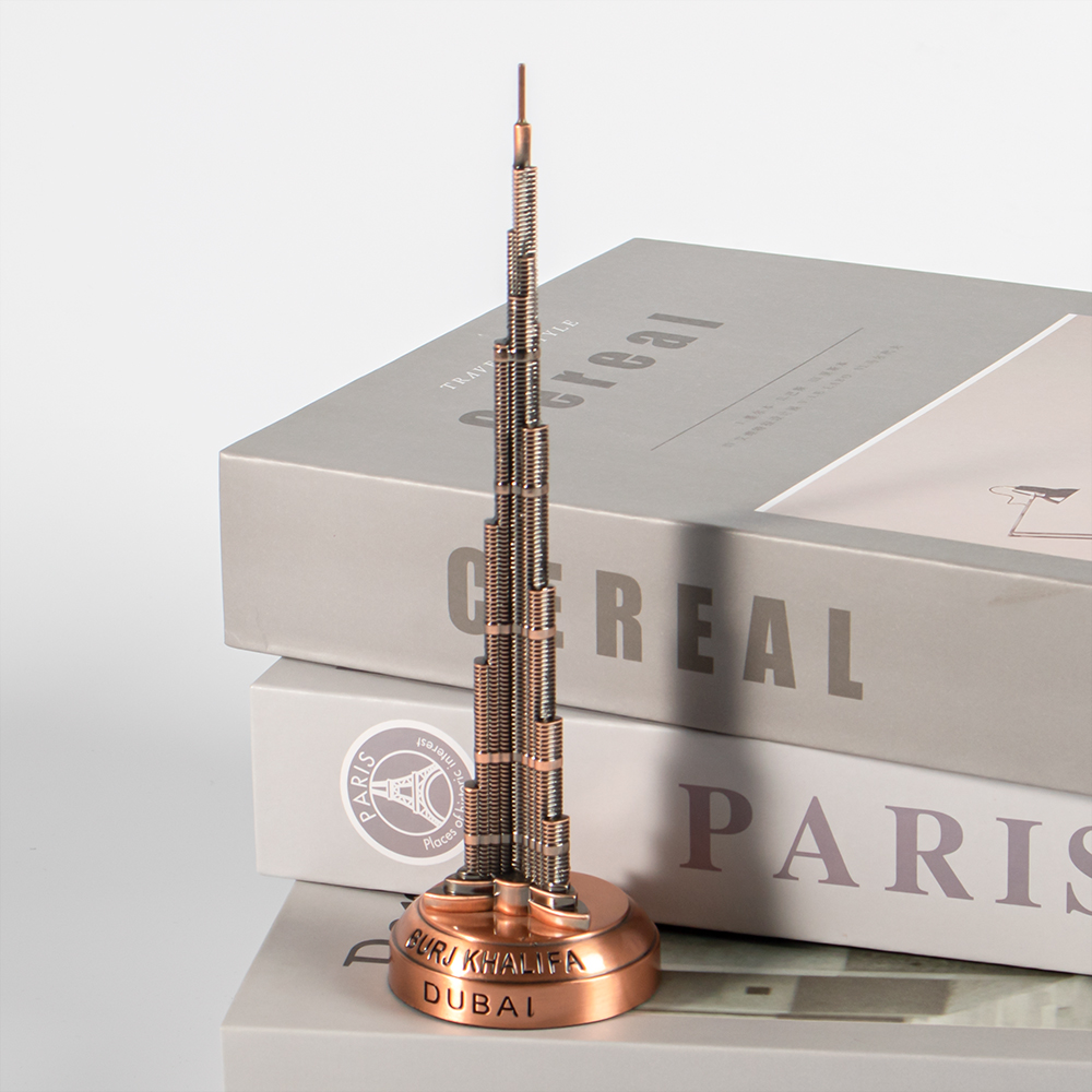 Custom Dubai Souvenir Bronze Burj Khalifa Statue Metal Model London City Tour Famous Architecture Crafted Gift